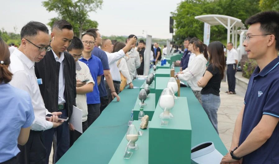 21e08a6b602158d37c0cd545df34da30_12.jpg 21e08a6b602158d37c0cd545df34da30_12.jpg