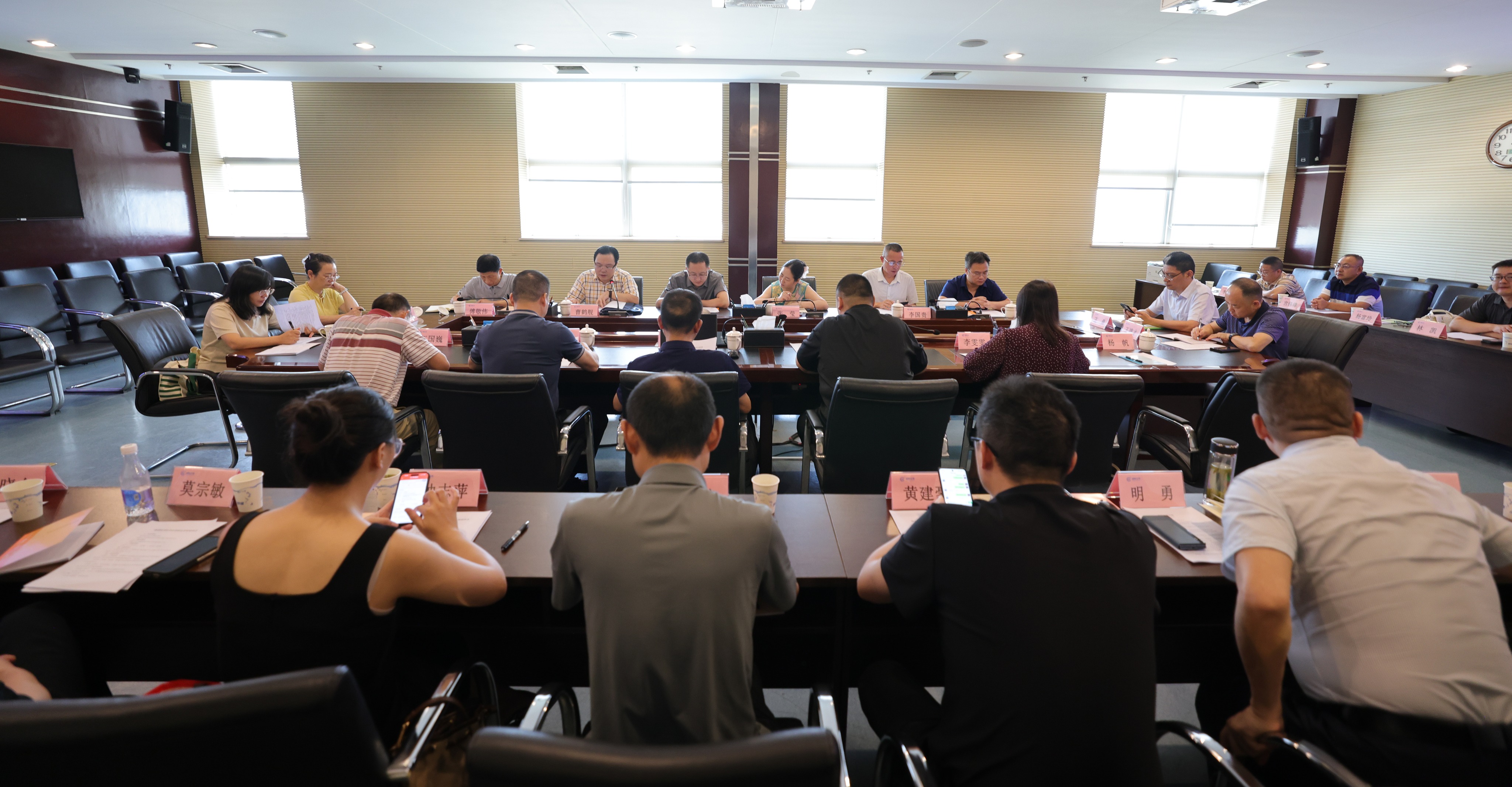 加快推进我省民营企业绿色发展座谈会在成都召开